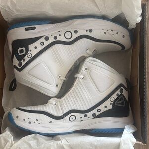 New in box Q4 athletic shoes